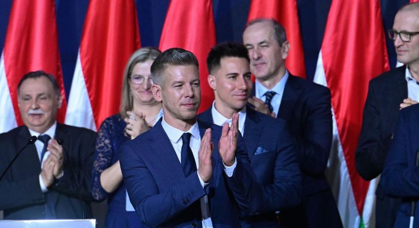 A megint átmázolt kommunista program