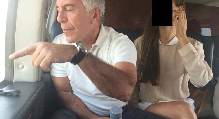 Így néz ki belülről Jeffrey Epstein hírhedt magángépe, amely lassan az enyészeté lesz