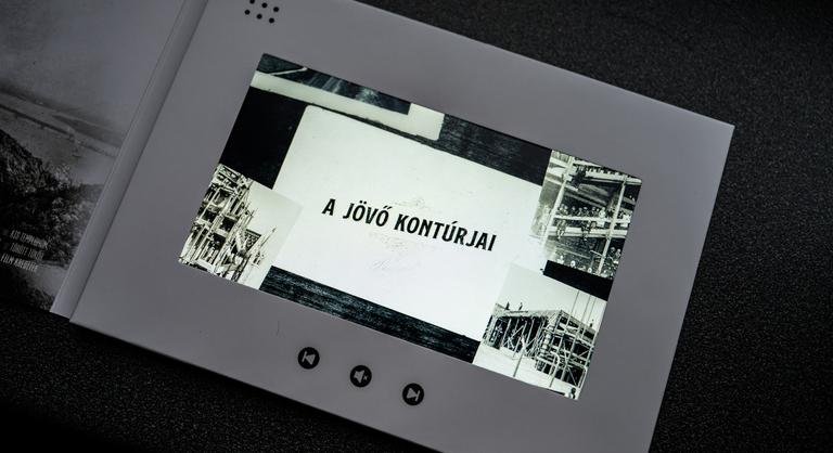 Furcsa tárgyat kapott az Index, kinyitottuk, és ami benne van, az filmszerű és mozog