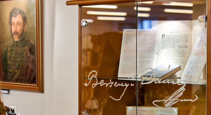 "Minden csak jelenés; minden az ég alatt" – Berzsenyi 250: kamarakiállítás a könyvtárban