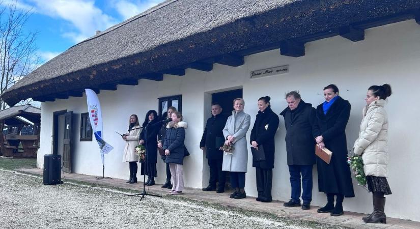 Jászai Mari - koszorúzással emlékeztek a legendás magyar tragikára