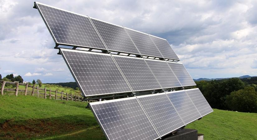 Villámcsapás a naperőműben: veszélyben lehetnek a legelő állatok?