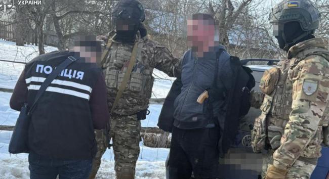 5000 dollárt követelt: őrizetbe vettek egy férfit, aki intim fotókkal zsarolta volt párját