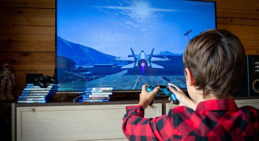 Mozgó babákat, játékkonzolokat és walkie-talkie-kat vizsgál a fogyasztóvédelem