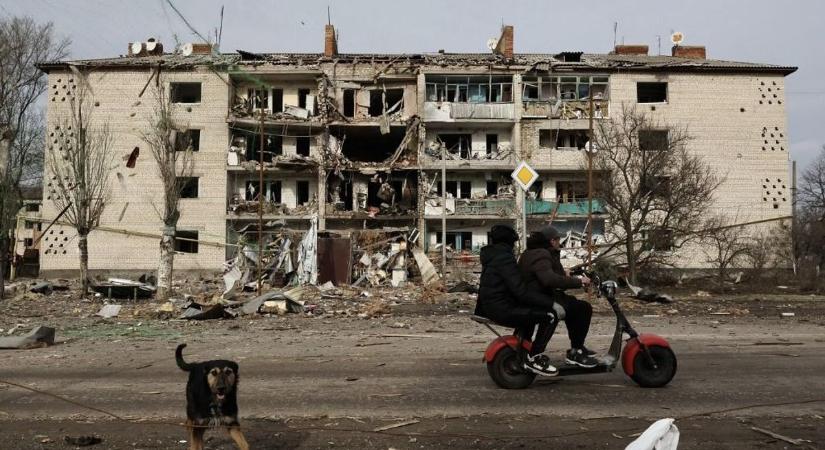 Négy év háború után is kérdés a béke: mit hozhatnak a tárgyalások?