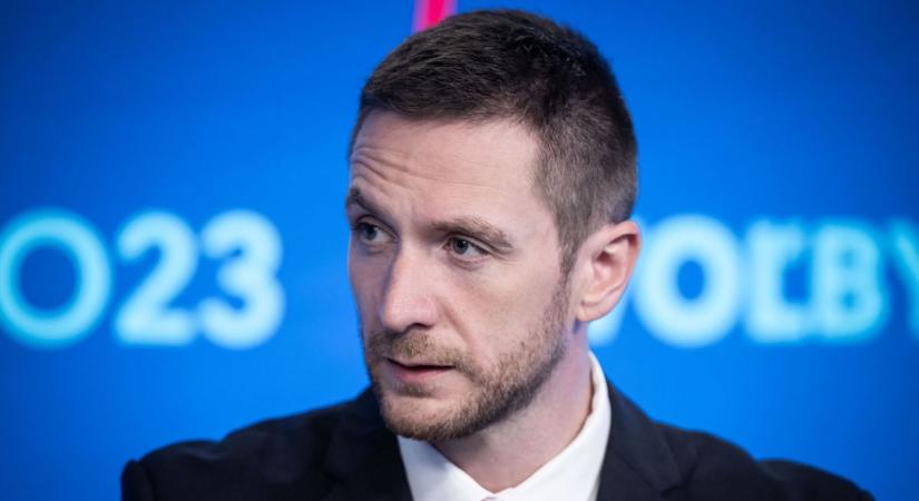 „Tízmilliárdok az egyik legkorruptabb rezsimnek” – kegyetlenül nekiment Zelenszkijnek egy szlovák EP-képviselő (VIDEÓ)