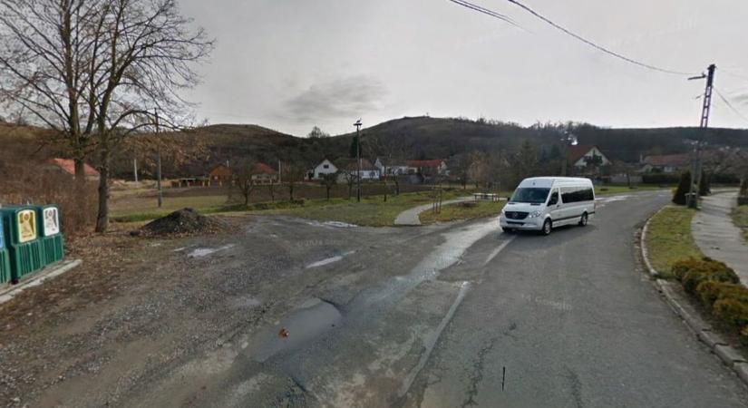 Fehér Mercedes járja a falut – figyelmeztetést adott ki az önkormányzat!