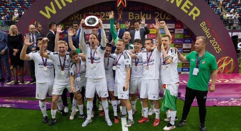 Hosszabbított a futballisták szövetségi kapitánya