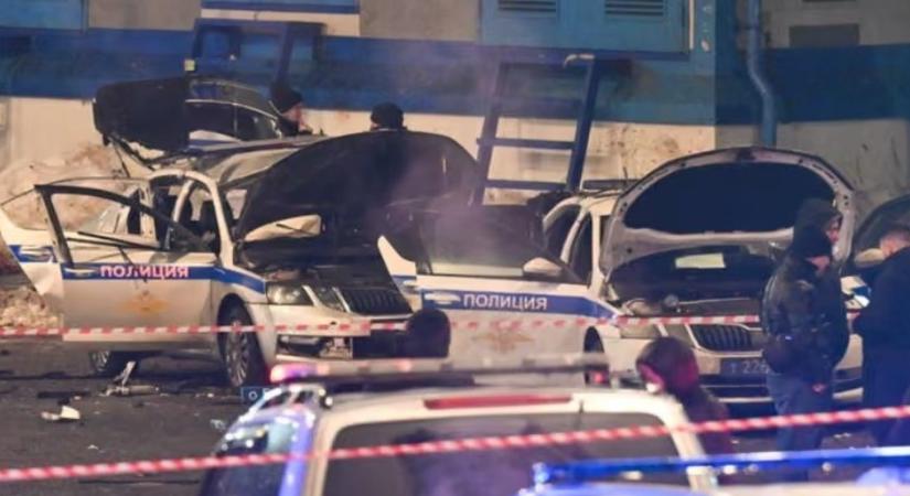 Pokolgépet robbantottak egy rendőrségi járőrautó mellett Moszkvávan