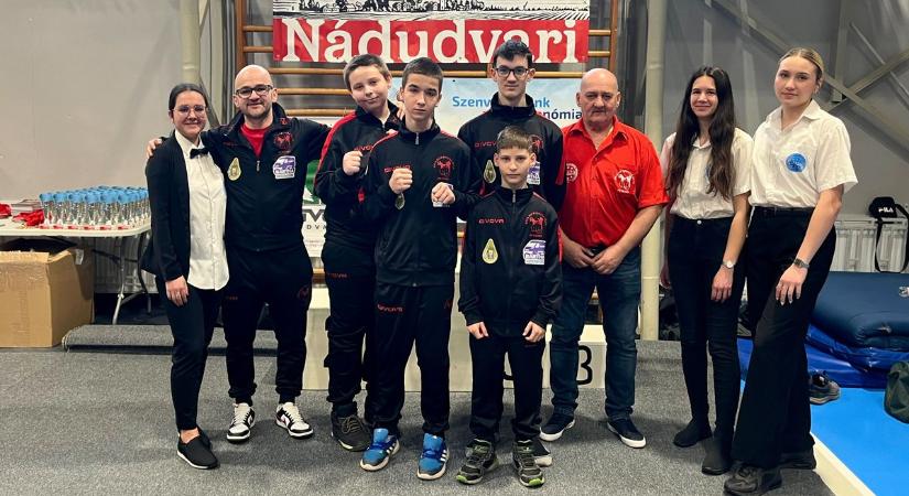 Nádudvaron versenyeztek az ország legjobb kick-boxosai!