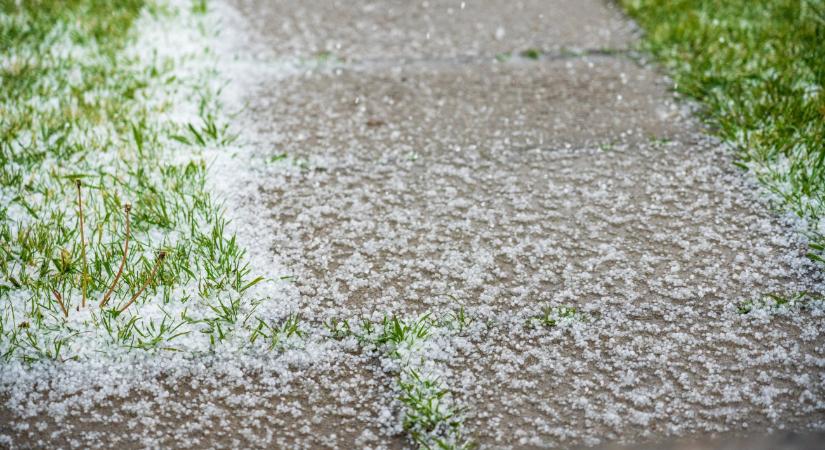 Elképesztő videók: brutális jégeső és villámlás csapott le Miskolcra