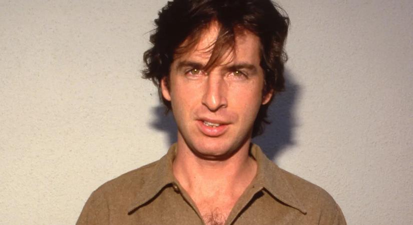 A saját családját is ki akarta végezni a depressziós Disneysztár: pokoli részletek Robert Carradine haláláról