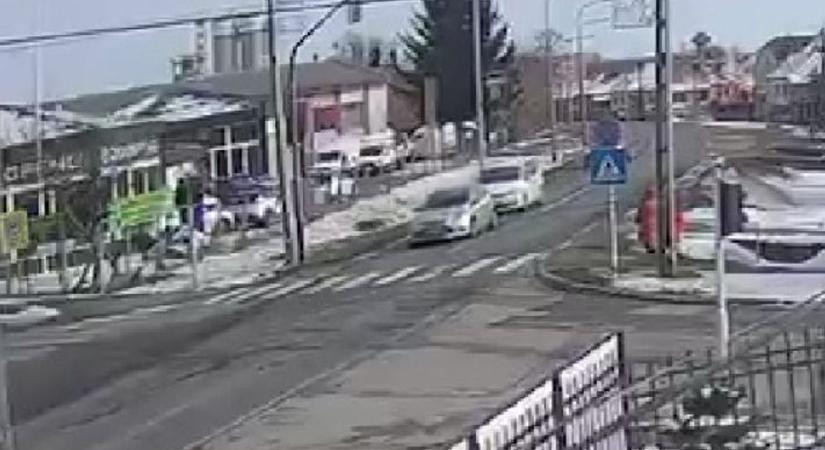 Gyalogost gázolt, majd továbbhajtott Miskolcon! Tanúkat keres a rendőrég – fotóval