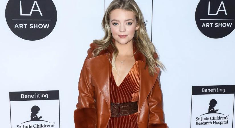 Jade Pettyjohn, amerikai színésznő szinte a képünkbe tolja dekoltázsát - keresetlenül merész fotók