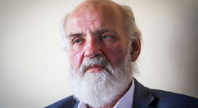 Megvan az első győzelem Iványi Gábornak: visszakapcsolták az áramot a gyülekezetnél