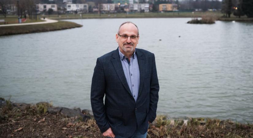 „Nix ugribugi” – Ajkai Tisza-jelölt: Orbán egyszer már beharangozta a győzelmet a körzetben, vereség lett belőle