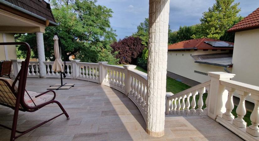 Elképesztő luxusházak Nyíregyházán: 495 milliós villa medencével, de már 145 millióért is találni nagyágyút