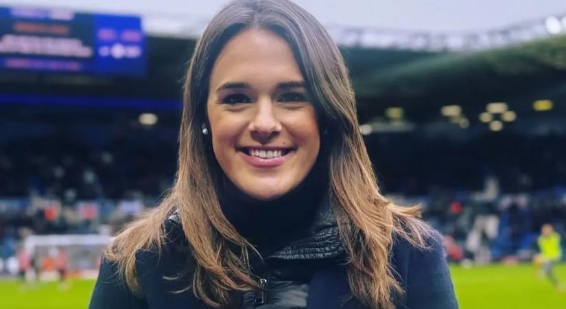 Kínos pillanatok a BL-meccsen, zokniban fagyoskodott a szexi riporternő Wayne Rooney mellett – videó