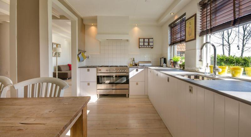 Berni tündérmeséje: e házát a devizahitel, ma világszerte segít másoknak berendezni az álomotthonát