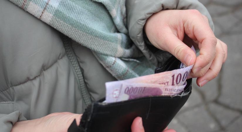 Bődületes fizetésbeli különbségek a megyén belül