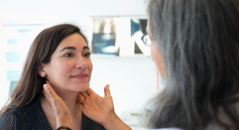 Részegen rendelt, bilincsben vitték el a 64 éves doktornőt