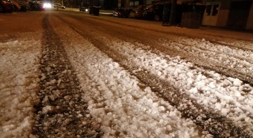 Kezdődik a jégszezon? Borsónyi jégdarabok verték el Miskolcot és környékét VIDEO