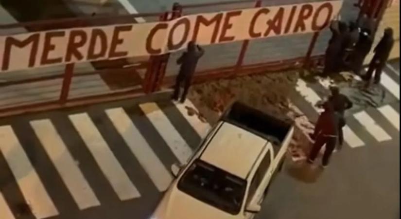 Botrány a patinás olasz focicsapatnál: nagy kupac ürülékkel üzentek a dühös drukkerek – videó