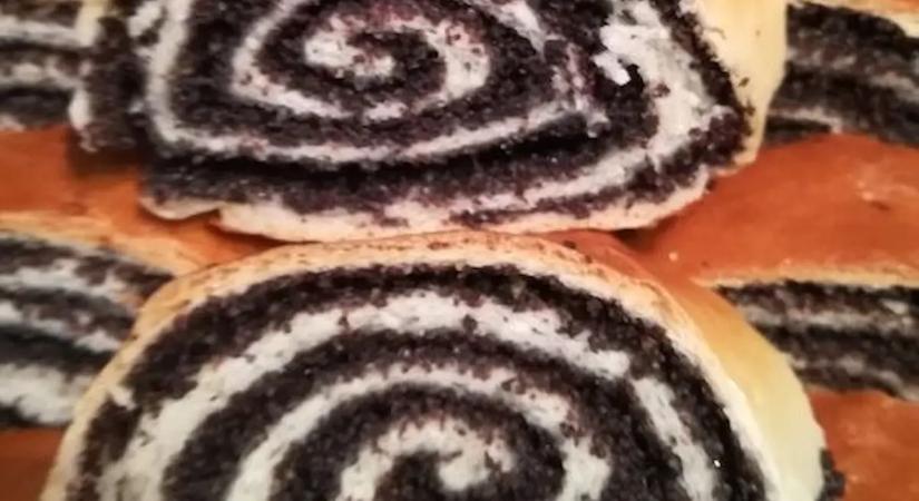 Édes, finom mákos kalács recept, amiből lehetetlen eleget sütni