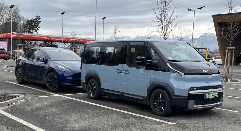 Kia PV5 vs. Tesla Model Y: mennyit fogyaszt hegymenetben?