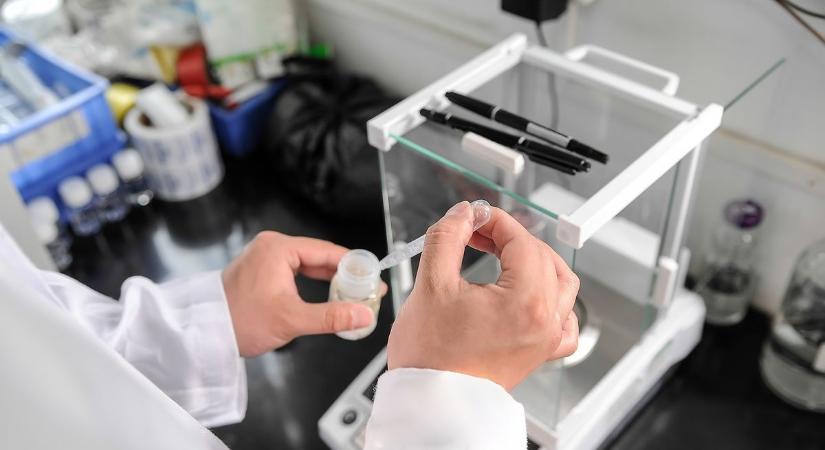 Rákkeltő fémeket találtak az illegális vape-ekben