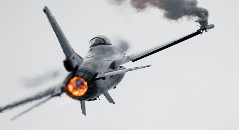 Földbe csapódott egy F-16-os az éjjel – meghalt a pilóta
