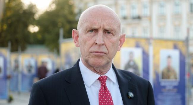 Nagy-Britannia katonákat képez ki és egy 70 fős törzset hozott létre Ukrajna számára