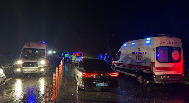 Autópálya mellé zuhant egy F–16-os vadászgép Törökországban, a pilóta nem élte túl a becsapódást