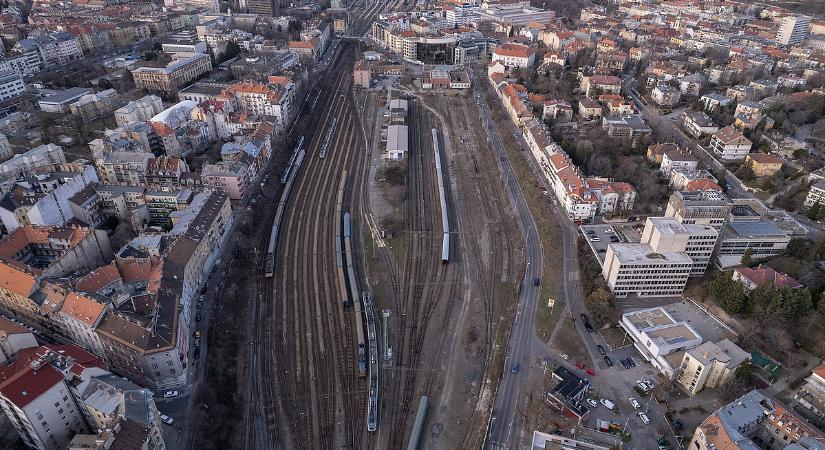 Figyelmeztet a Máv: jön a tavaszi káosz a Déli pályaudvaron