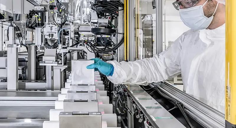 2030-ig nem nyúlnak a létszámhoz a Volkswagen akkugyárában