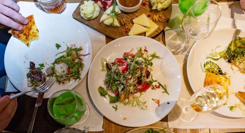 Megdöbbent a férfi, amikor meglátta, mennyit kér tőle a pincér