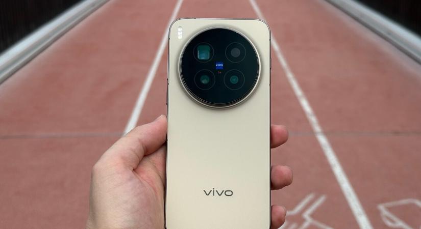 Óriásakkus telefon jöhet a Vivotól is