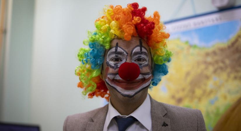 Hiánypótló kutatás: A diákok jobban kedvelik a vicces tanárokat