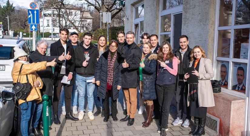 Lévai Anikó is kampányol Magyar Péter körzetében