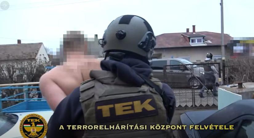 Videó: emberrablókat fogott el a TEK Baranyában