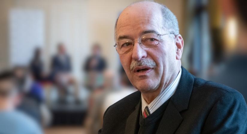 Idegen érdekek kiszolgálói próbálják kiszorítani a kereszténységet - rögzíti Frenyó Zoltán katolikus bölcselő