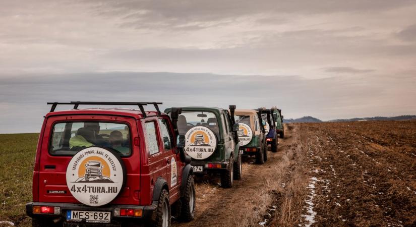 Sár, szél, csapat – újra hódít az analóg vezetés