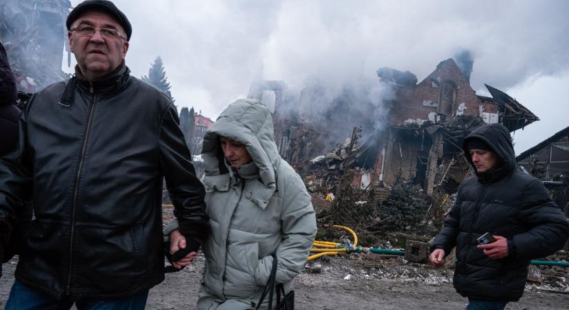 „Rémálomra ébredtek, amely négy éve nem ért véget” – Megrázó történeteket mesél a háború borzalmairól a kanadai segítő