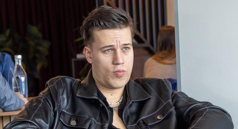 T. Danny megszólalt az arcát takaró a maszkról: elárulta, meddig viseli még