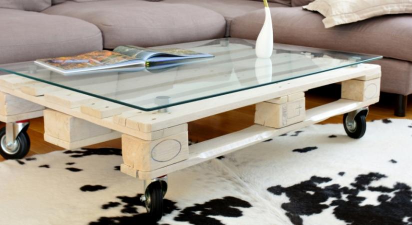 Zseniális, hányféle asztal barkácsolható raklapokból: mutatunk 10 remek példát fotókkal