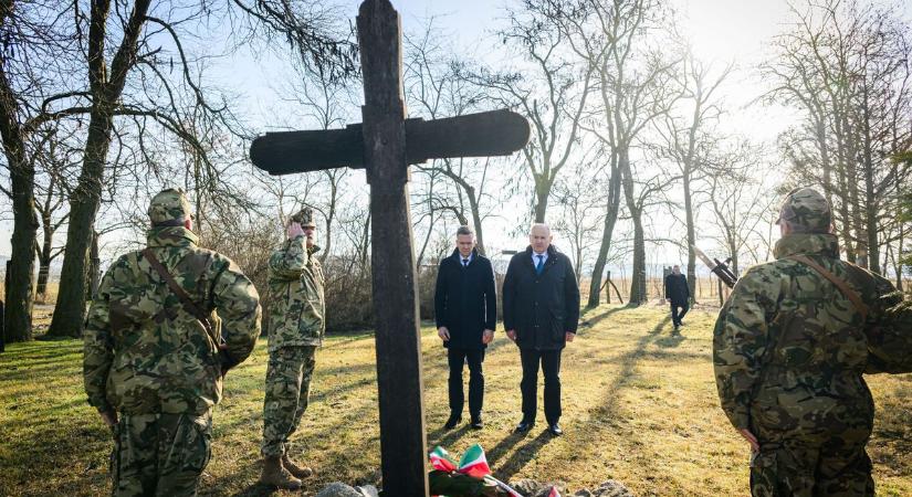 A Komminuzmus áldozataira emlékeztek Sopronban - Fotók, videó