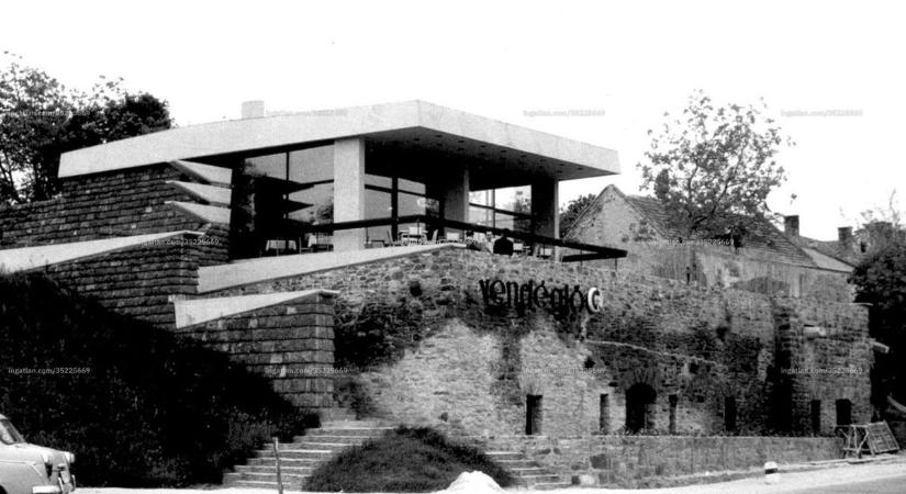 Ikonikus balatoni ingatlan új eséllyel: gazdát keres a legendás Makovecz-épület (galéria)