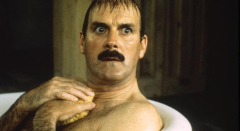 A Monty Python színésze: Orbán úr, emlékezteti-e a magyar népet arra, hogy az oroszok 1956-ban megszállták Magyarországot?