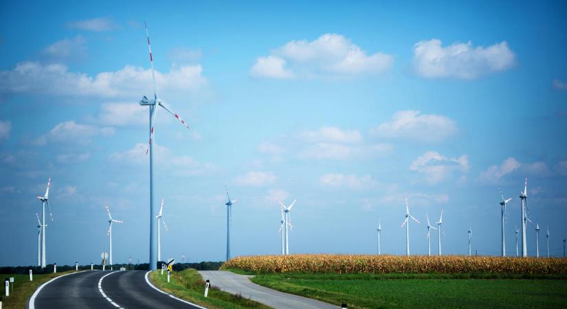 Elindul Magyarország egyik legnagyobb szélerőmű-beruházása, óriásit nőhet a kapacitás
