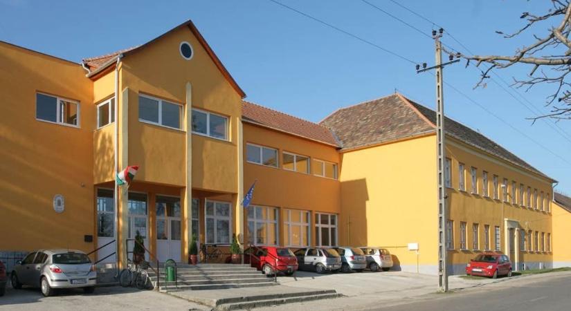Költöznek a diákok: jelentős átalakulás előtt az ácsi iskola